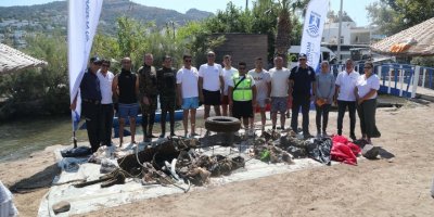 Bodrum'da denizden 76 kilo gram katı atık çıkarıldı