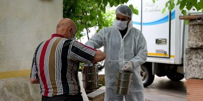 Muratpaşa'dan 18 ayda 12 bin kişiye yardım