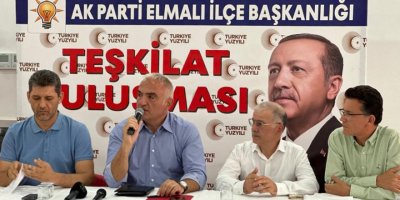 Bakan Ersoy, Elmalı'da muhtarlarla görüştü