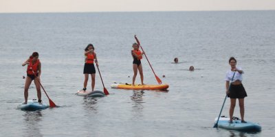 Konyaaltı Sahili'nde kürek sörfü keyfi