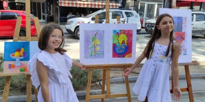 Küçük ressamlar ilk sergilerini açtı