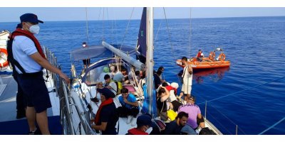Bodrum'da 118 kaçak göçmen kurtarıldı, 18 kaçak göçmen yakalandı