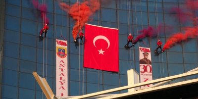 JAK'tan 30 Ağustos'a özel bayrak