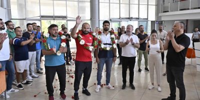 İlk şampiyon Orhan Okulu'ya coşkulu kutlama