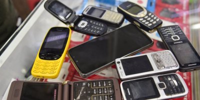 Tuşlu telefon kullanıcısı artınca hurdası bile para etti