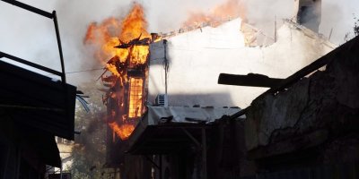 Antalya'da tarihi 2 ev ile tek katlı müstakil ev yangında küle döndü (2) - Yeniden