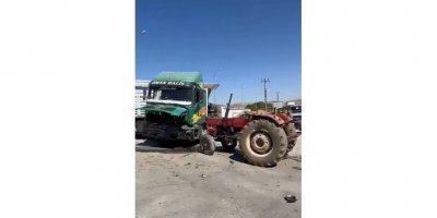 Kazadan kurtulmak için sürücüsünün manevra yaptığı TIR, kavşakta bekleyen araçlara çarptı