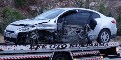 Satın aldığı otomobili memleketine götürürken kaza yaptı