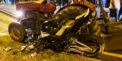 Traktörle çarpışan motosikletli öldü