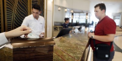 Turizmde bahşiş kültürü; ayıplayan da var, tedavülde olmayanı veren de