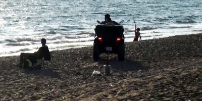 Yasağa rağmen ATV aracıyla SİT alanı sahile girip, safari yaptılar