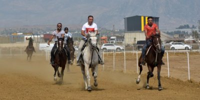 Manavgat-Side Rahvan At Yarışları yapıldı