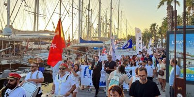 Bodrum'da BIOR yarışları renkli kortej yürüyüşüyle başladı