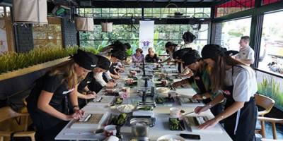 ZİÇEV gönüllülerine sushi dersi !