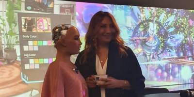 Robot Sophia röportajı ödül getirdi