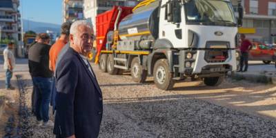 Finike’de asfalt neden bekliyor? Başkan Geyikçi açıkladı
