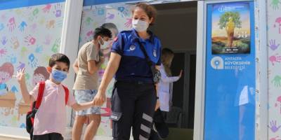 Serik'te minikler güvenli ellerde