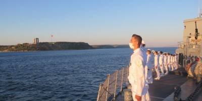Genç bahriyeliler, Çanakkale şehitlerini selamladı