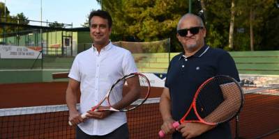 Ödüllü Cumhuriyet tenis turnuvası