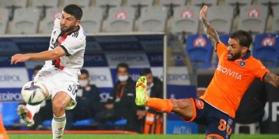 Süper Lig: Medipol Başakşehir: 1 - Beşiktaş: 0 (ilk Yarı)