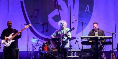 ‘cuma İş Çıkışı’nda Yeni Türkü Sahne Aldı