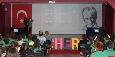 Kolej öğrencilerine dünya kültürleri tanıtılıyor