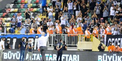 Mustafa Denizli’den taraftara övgü