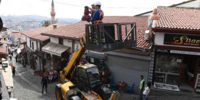 Başkent turizminin kalbi Ankara Kalesi ışıl ışıl