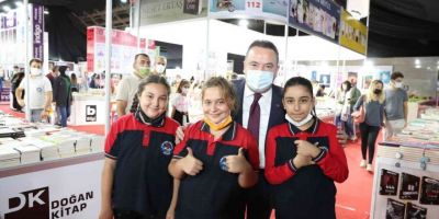 Kitap Fuarı’nda kitapsever ve yazar buluşmaları sürüyor