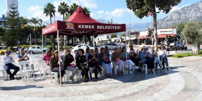 Kemer’de meme kanseri farkındalık etkinliği