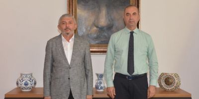 Rektör Tümay’a “Adana’nın Kurtuluşu’nun 100. Yıl Etkinlikleri" kataloğu takdim edildi