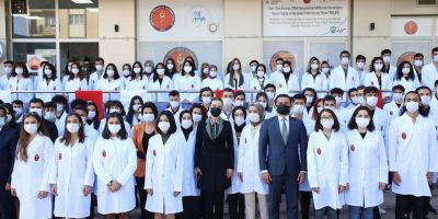 DEÜ’lü veterinerler beyaz önlüklerini giydi