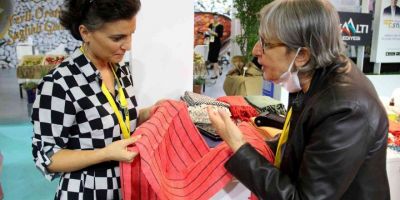 İpek böceğine zarar vermeden iplik ürettiler