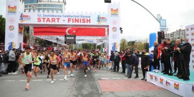 Zeytinburnu’nda bin spor tutkunu Cumhuriyet Koşusu’nda ter döktü