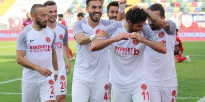 TFF 1. Lig: Altınordu: 0 - Ümraniyespor: 2