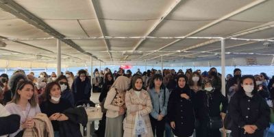 Üniversitelilerin deniz sefası