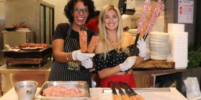 Turistlere Adana kebap eğitimi