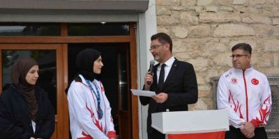 Dünya ikincisi Sena Nur’a Korkuteli’nde özel karşılama