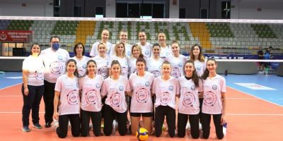 Meme kanserine dikkat çekmek için sahaya çıktılar