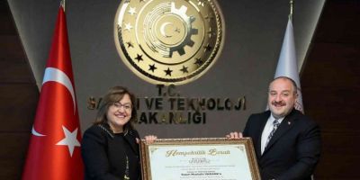 Bakan Varank’a fahri hemşehrilik beratı