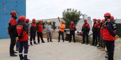 Kartal Belediyesi’nden personele afet müdahale eğitimi