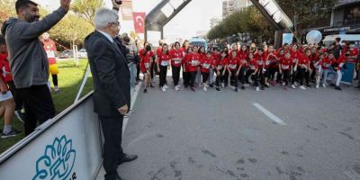 Cumhuriyet coşkusu koşu ile başladı