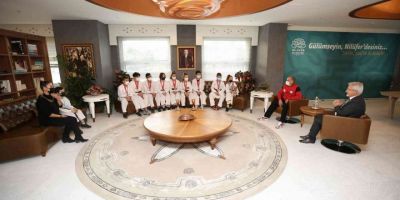 Başarılarını Başkan Erdem’le paylaştılar