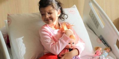 Gözlerinin arasındaki mesafe normalden daha fazla olan minik Ayşenur sağlığına kavuştu