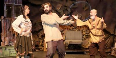 “Kafkas Tebeşir Dairesi” Adanalılarla buluştu