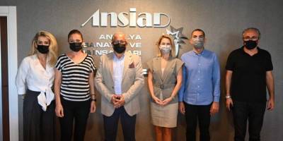 Geleceğin liderleri için imzalar atıldı