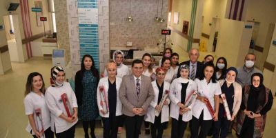 Tütüncü’den diş hekimlerine kırmızı karanfil