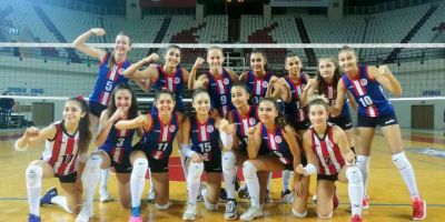 Antalyaspor Genç Kız Voleybol Takımı’ndan farklı galibiyet