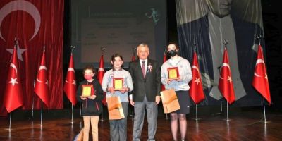 Antalya Valisi Yazıcı: “Öğretmenler, yaktıkları meşaleyle karanlığımızı aydınlatır”