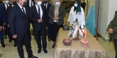 Adana’da 24 Kasım Öğretmenler Günü kutlandı